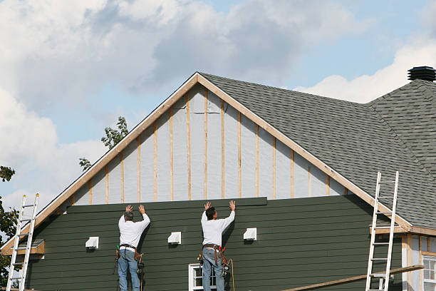 Professional Siding Contractor technician working in Pinecliffe, CO